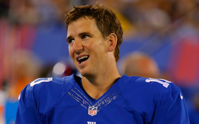 Eli-Manning-contract-extension-09-10-15.