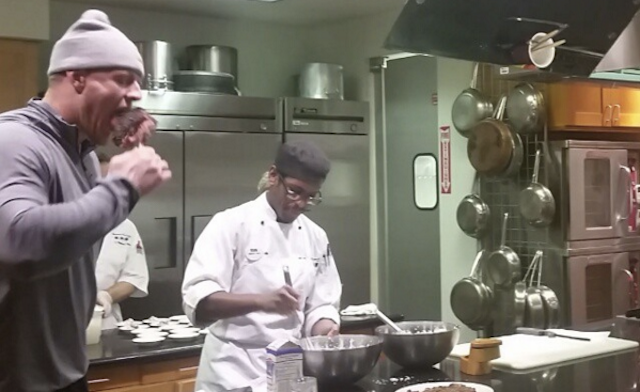 <img src="/images/video.gif">Texans' J.J. Watt shows off cooking skills