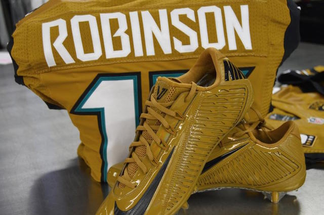 [Image: Jags-gold-cleats-11-12-15.jpg]