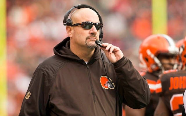 Pettine backtracks, ranks Wilson as No. 1 QB
