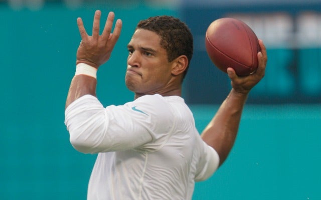 Quarterback-needy Colts sign Josh Freeman