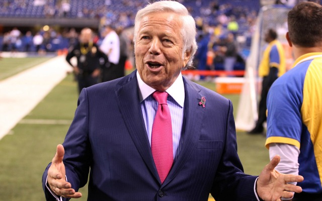 Patriots owner Robert Kraft takes a dig at Colts