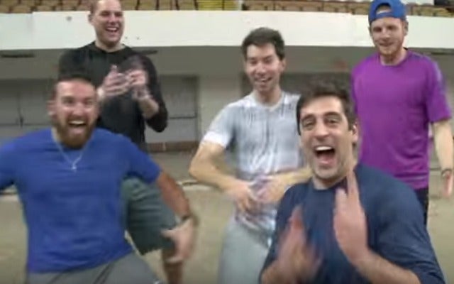 <img src="/images/video.gif">Rodgers, Chris Paul nail trick shots, talk Dez