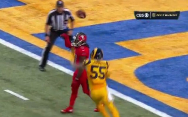 <img src="/images/video.gif">Bucs WR shows why you never let go of ball