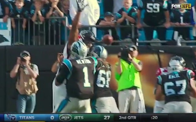 <img src="/images/video.gif">Newton threads TD between two Falcons