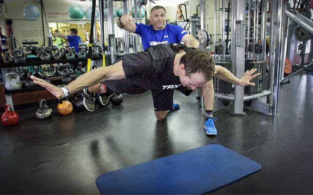 Drew Brees gets airbone on an extreme pushup. (The Brand Amp)