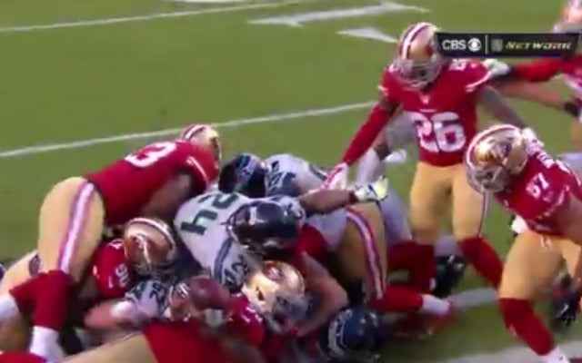 <img src="/images/video.gif">Seahawks pound Lynch to open TNF scoring