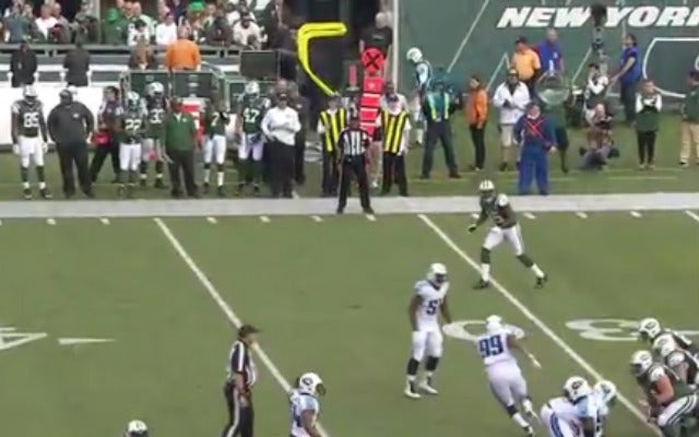 <img src="/images/video.gif">Titans forget to cover Marshall on easy TD