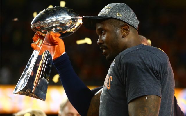 Von Miller: I'll be 'Bronco for life,' praises Lynch