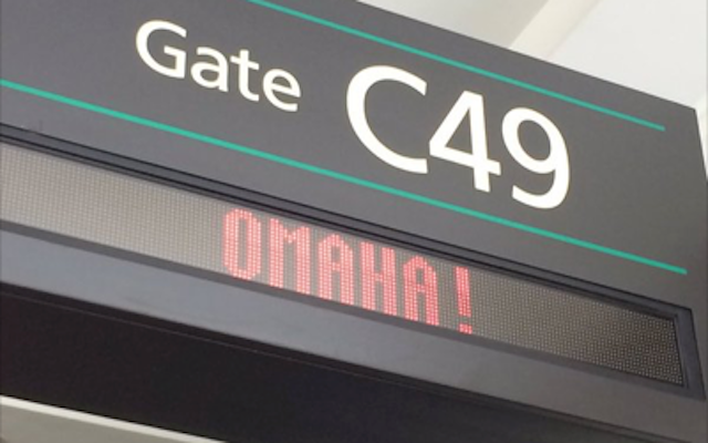 Denver airport honors Peyton's 'Omaha' call