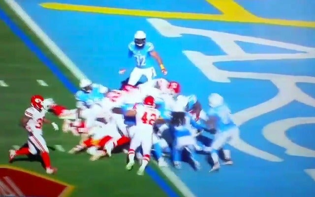 <img src="/images/video.gif">KC's 346-pound Poe scores 1-yard rushing TD