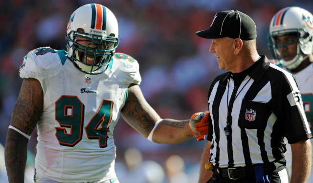 Randy Starks will return to Miami after all. (USATSI)