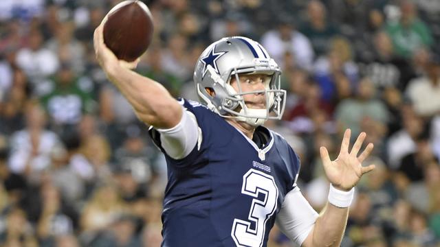 Dallas sticks with Weeden