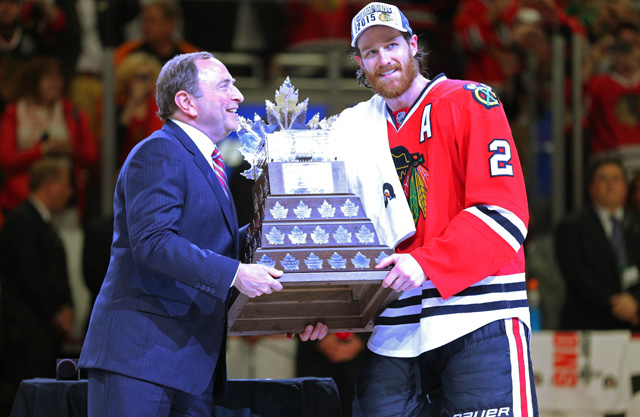 Duncan Keith will miss significant time with a meniscus injury. (USATSI)