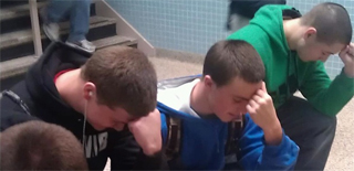 20111216_tebowing_fix.jpg