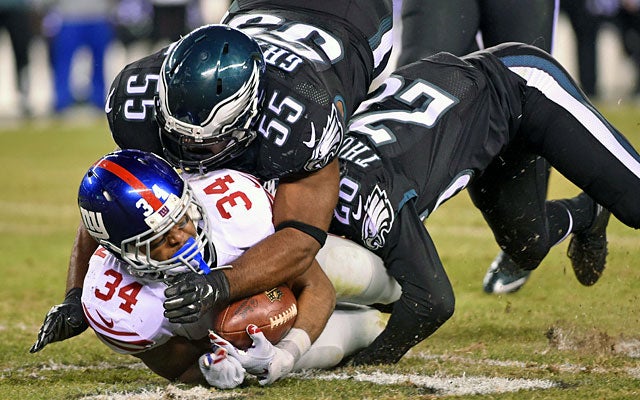 Murray, Carroll lead Eagles to win over Giants