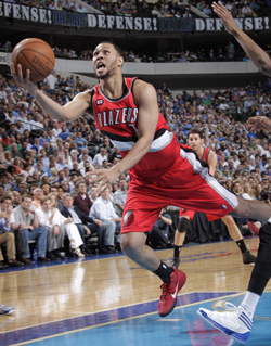 brandon-roy-falling