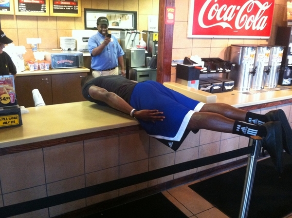 [Image: dwight-howard-planking-3.jpg]