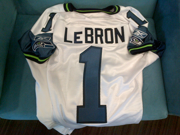 lebron-james-seahawks.jpg