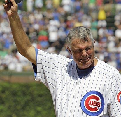 An emotional Lou Piniella waves to the Wrigley Field faithful as he bows out as he brings an end to his career.  (AP)