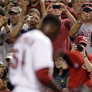 Aroldis Chapman has the fine baseball fans in Cincinnati in a tizzy. (AP)