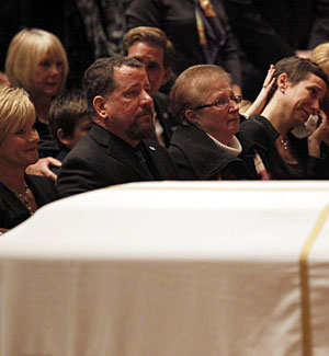 Ron Santo's family mourns at the Holy Name Cathedral in Chicago. (AP)