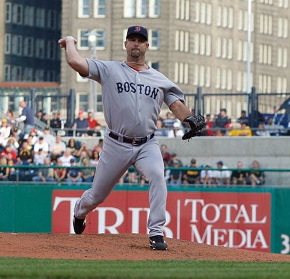 Tim Wakefield, who owns Pittsburgh's last postseason victory from the 1992 NLCS, gives up five runs and gets the loss.  (Getty Images)