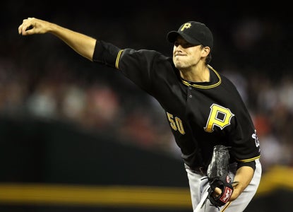 After losing his previous four starts, Charlie Morton hurls six scoreless innings against the Diamondbacks.  (Getty Images)
