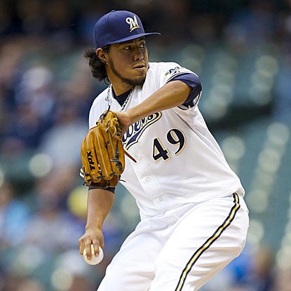 The Brewers' Yovani Gallardo pitches six strong innings, allowing two runs and striking out eight to earn the victory.  (Getty Images)