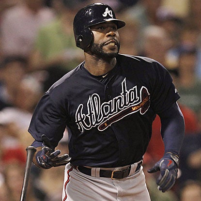 Jason Heyward goes 3 for 4 with a pair of doubles to help the Braves win their third straight.  (Getty Images)