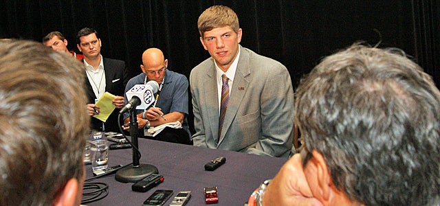 With Mathieu not at media day, Dodd spends time around new LSU QB, Zach Mettenberger. (US Presswire)