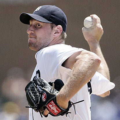 Max Scherzer strikes out nine and allows just a solo home run in seven innings of work in the Tigers' win.  (AP)
