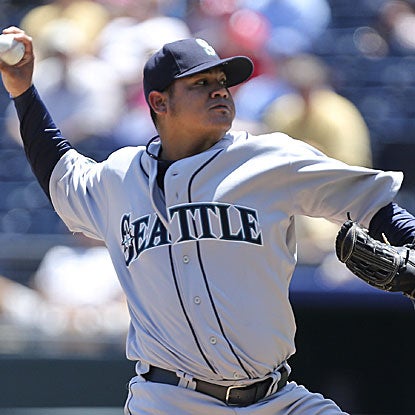 Felix Hernandez yields one run in eight innings to defeat the Royals and move to 4-0 over his last seven starts.  (Getty Images)