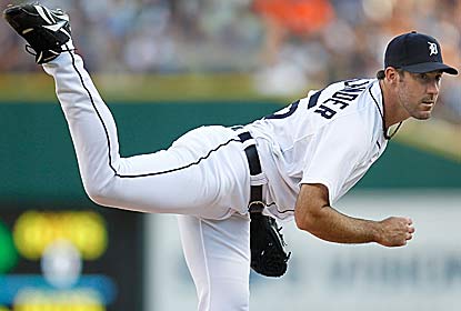 Justin Verlander pitches eight effective innings for the Tigers, who now trail the first-place White Sox by a 1/2 game. (Getty Images)