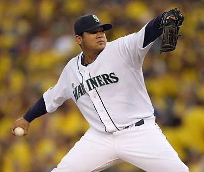 Felix Hernandez continues his mastery on the mound as he riddles the Indians through 7 2/3 innings en route to his 12th win. (Getty Images)