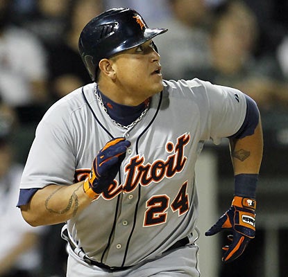 Miguel Cabrera blasts a solo shot in fifth inning to help the Tigers down the White Sox.  (AP)