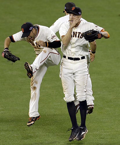 The Giants, who pummel the Cardinals in Game 2, enjoy their first win at AT&T Park this postseason. (AP)