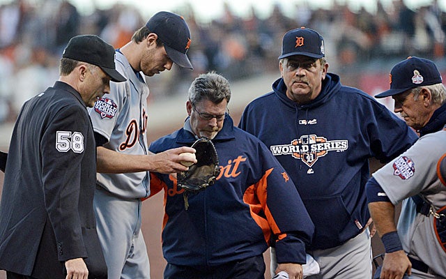 Doug Fister throws for several more scoreless innings after getting nailed. (US Presswire)