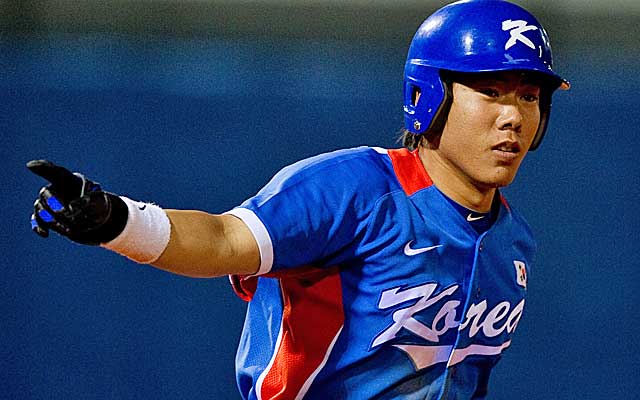 Kang slugged 40 homers in 117 games last season in Korea. (Getty Images)