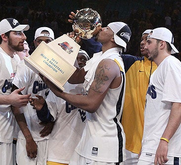 Butler the hero gets the first kiss.