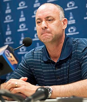 Ed DeChellis found what others had before: it's tough to build a hoops winner at Penn State. (AP)