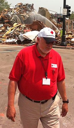 The Red Cross was thrilled to get help from one of Springfield's most notable natives. (Jeff Goodman) 