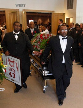 Lorenzo Charles' funeral is held in Raleigh, N.C. -- five days after his fatal bus accident. (AP)