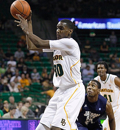 Quincy Miller leads the 2-0 Bears in scoring for the second consecutive game with 17 points. (AP)