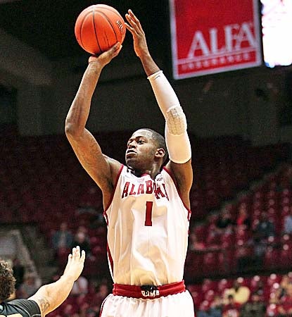 Alabama's JaMychal Green scores 18 points in only 23 minutes for the host Crimson Tide.  (US Presswire)