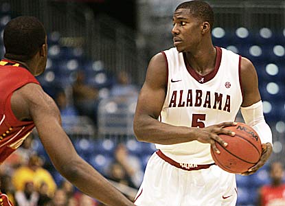Alabama's Tony Mitchell goes to work early on offense, scoring 15 of his 17 points in the first half. He also grabs 11 boards. (AP)