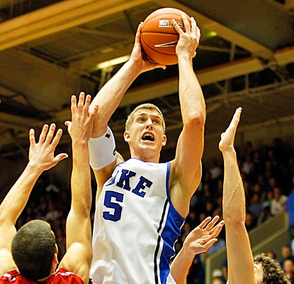 Duke's Mason Plumlee dominates Davidson to the tune of 16 points and 13 rebounds. (Getty Images)