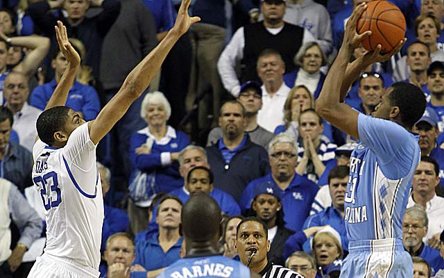 Kentucky's Anthony Davis accounts for the play of the game, blocking John Henson's potential winner. (AP)
