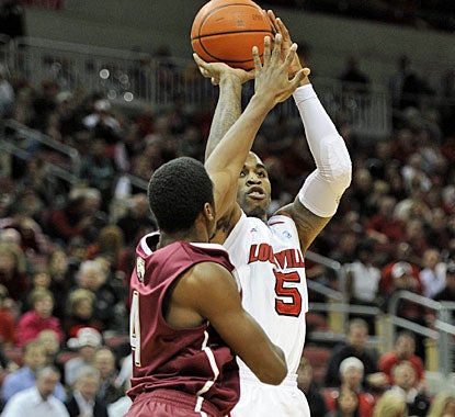 Chris Smith scores 19 points to match his personal best and reaches 1,000 points for his collegiate career. (US Presswire)
