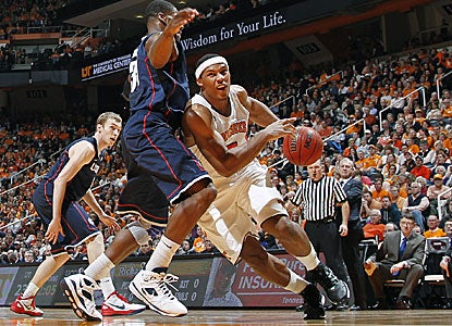 Jarnell Stokes posts team-highs in points (16) and rebounds (12) in his first start for Tennessee. (Getty Images)